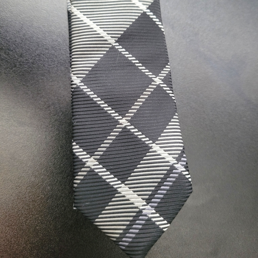 Plaid Argyle Skinny Tie (Black, Silver, White) - Picture 2 of 4